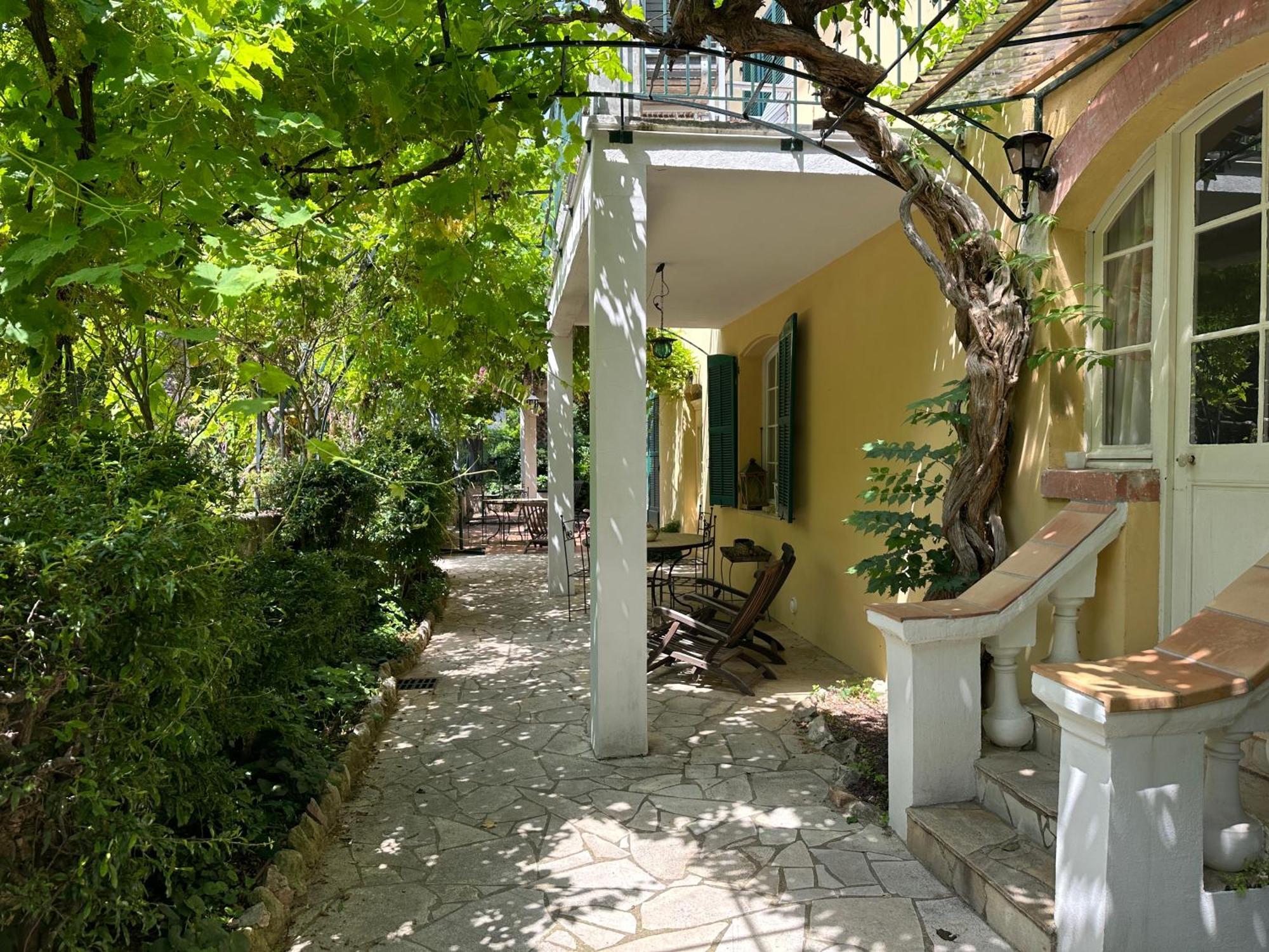 Traumhafte Ferienwohnung Nuages In Der Villa-Fontaine-Vieille, Vence, Naehe Nizza Eksteriør bilde